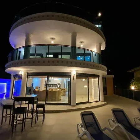 Super Luxury With 5bedroom,pool And Jacuzzi Villa *