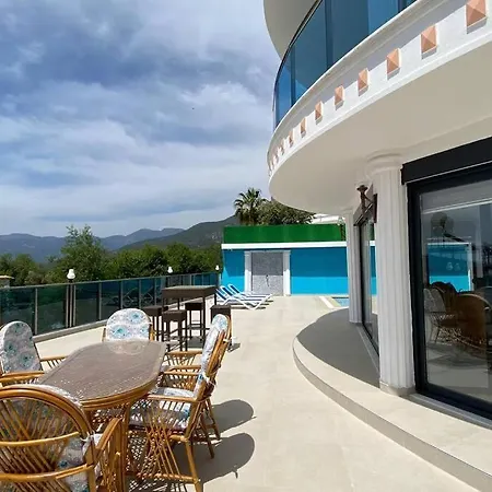 فيلة Super Luxury With 5bedroom,pool And Jacuzzi *