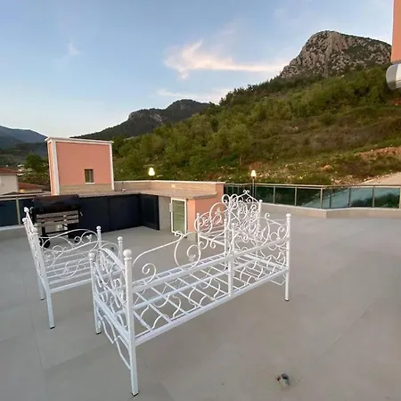 Super Luxury With 5bedroom,pool And Jacuzzi فيلة ألانيا