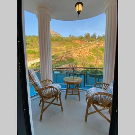 Super Luxury With 5bedroom,pool And Jacuzzi * ألانيا