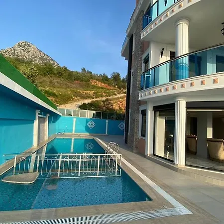 Villa Super Luxury With 5bedroom,pool And Jacuzzi Alanya