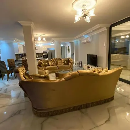 Super Luxury With 5bedroom,pool And Jacuzzi Villa
