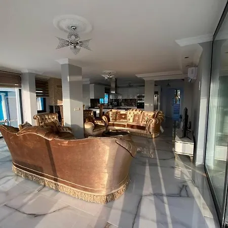 Super Luxury With 5bedroom,pool And Jacuzzi Villa Alanya