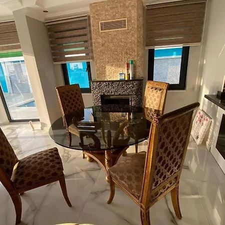 Super Luxury With 5bedroom,pool And Jacuzzi Villa Alanya